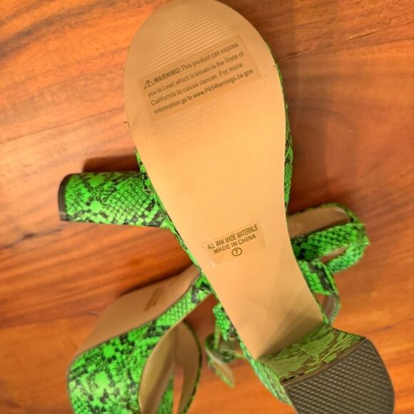 Nordstrom: Lime Green faux Snakeskin Platform Heels NWOT SZ 7 - Picture 4 of 9